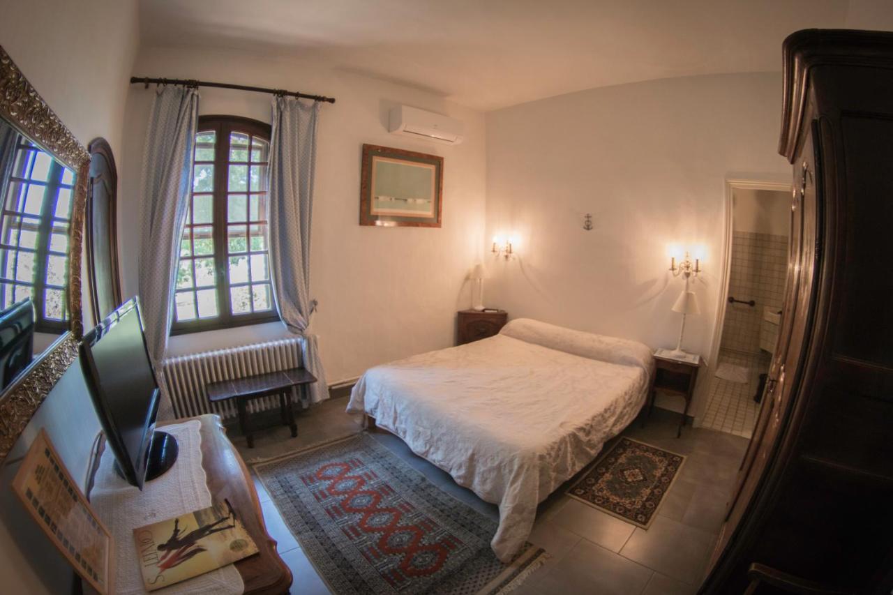 Lou Mas Dou Juge Hotel Saintes-Maries-de-la-Mer Exterior photo